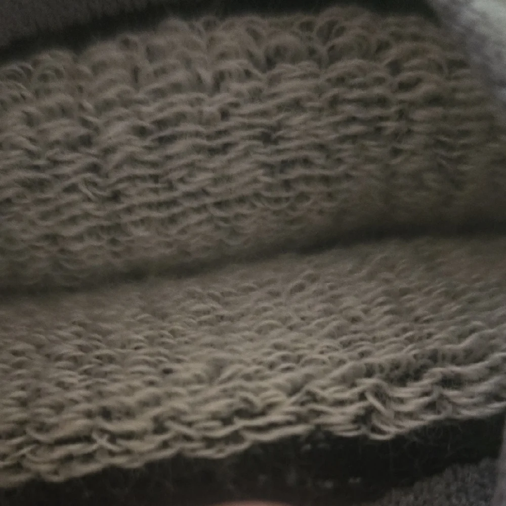 Kirkland Signature Merino Wool Blend Men's Socks - Gray and Black - Picture 12 of 12